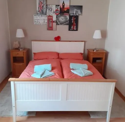 Fachwerk-romantik 2 An Der Mosel * トライス・カーデン